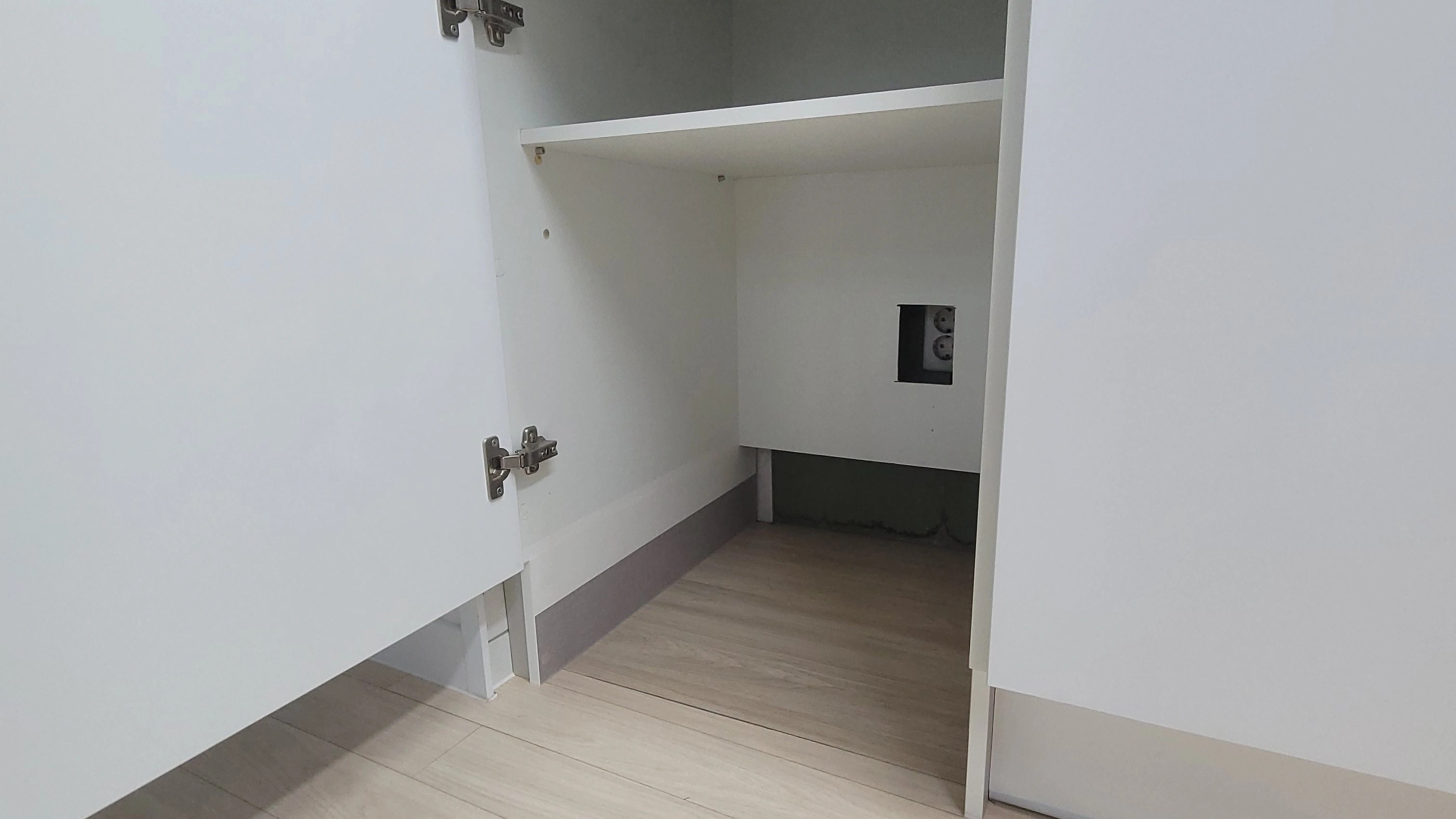 현관장제작 시공 현장